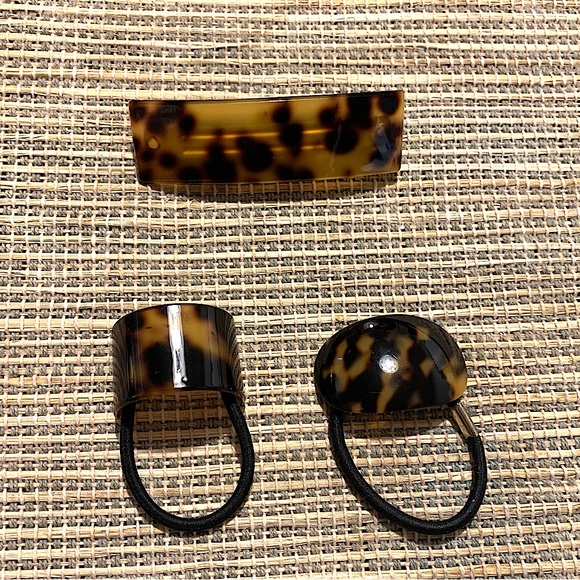 Hair Holder - Set of three! - Picture 4 of 4